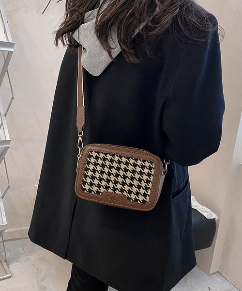 Miniministore（ミニミニストア）の「ミニ ショルダーバッグ レトロ風バッグ（ショルダーバッグ・レディース・ブラウン系1/ブラック系2/ブラウン系2/ブラック系1・FREE）」の4枚目の写真