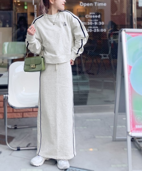 mily bilet(ミウィビレット)の「【mily bilet】今年らしいバランスが魅力。ロゴ刺繍サイドラインスウェット(セットアップ可能)(スウェット・レディース・ブラック/オートミール・MEDIUM/SMALL/X-LARGE/LARGE)」の10枚目の写真