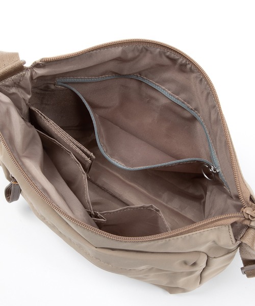 World Traveler(ワールドトラベラー)の「World Traveler/ワールドトラベラー ミラ ショルダーバッグ No.17532(ショルダーバッグ・メンズ・ブラック/ベージュ/ピンク系1・FREE)」の17枚目の写真