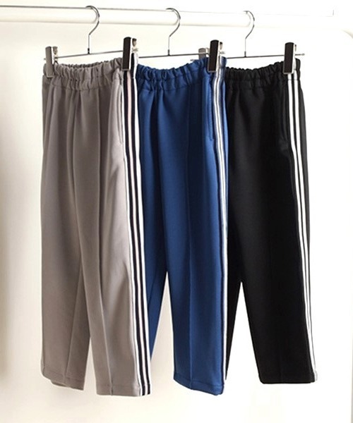 and D. petit main（アンドディープティマイン）の「ストレートトラックパンツ（その他パンツ・キッズ・シルバーグレー/ブラック/ブルー・130cm/120cm/110cm/100cm/90cm）」の4枚目の写真