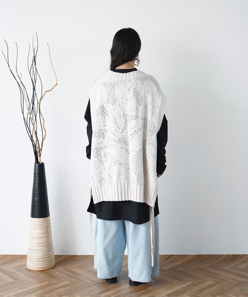 Aphlotus(アプロタス)の「Vネックサイドスリットシアーメッシュニットベスト(ベスト・メンズ・ブラック/アイボリー・MEDIUM/LARGE)」の12枚目の写真