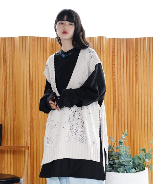 Aphlotus(アプロタス)の「Vネックサイドスリットシアーメッシュニットベスト(ベスト・メンズ・ブラック/アイボリー・MEDIUM/LARGE)」の5枚目の写真