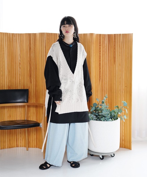 Aphlotus(アプロタス)の「Vネックサイドスリットシアーメッシュニットベスト(ベスト・メンズ・ブラック/アイボリー・MEDIUM/LARGE)」の6枚目の写真