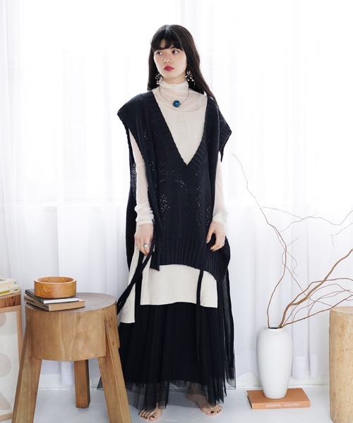 Aphlotus(アプロタス)の「Vネックサイドスリットシアーメッシュニットベスト(ベスト・メンズ・ブラック/アイボリー・MEDIUM/LARGE)」の16枚目の写真