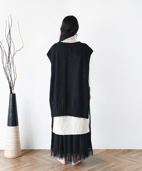 Aphlotus(アプロタス)の「Vネックサイドスリットシアーメッシュニットベスト(ベスト・メンズ・ブラック/アイボリー・MEDIUM/LARGE)」の22枚目の写真