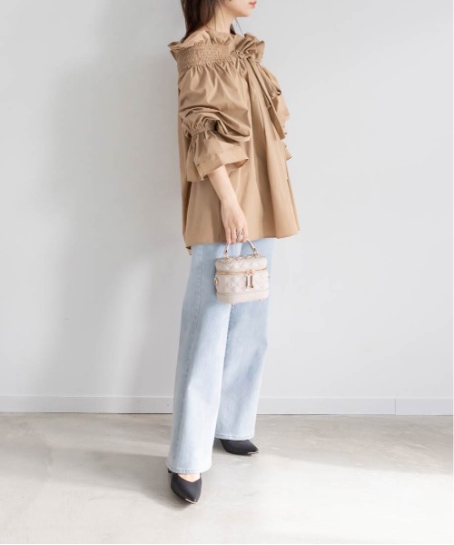RANDA(ランダ)の「3E ゴールドパーツVカットパンプス(パンプス・レディース・ブラック/グレー/ベージュ・25.5/25/23.5/23/22.5/22/24.5/24)」の19枚目の写真