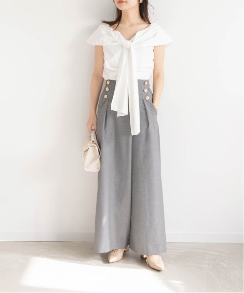 RANDA(ランダ)の「3E ゴールドパーツVカットパンプス(パンプス・レディース・ブラック/グレー/ベージュ・25.5/25/23.5/23/22.5/22/24.5/24)」の14枚目の写真