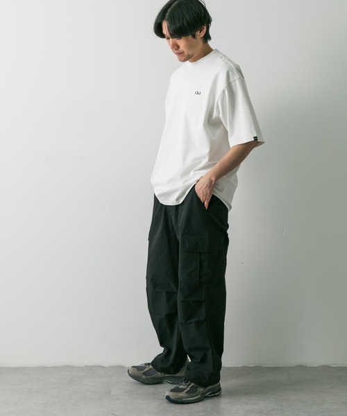 URBAN RESEARCH DOORS(アーバンリサーチドアーズ)の「WAQ×DOORS フィールドロゴTシャツ(Tシャツ/カットソー・メンズ・ブラック/ホワイト・MEDIUM/LARGE)」の8枚目の写真