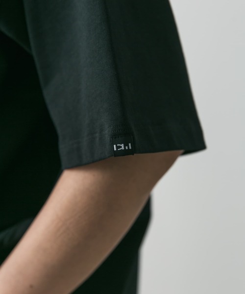 URBAN RESEARCH DOORS(アーバンリサーチドアーズ)の「WAQ×DOORS フィールドロゴTシャツ(Tシャツ/カットソー・メンズ・ブラック/ホワイト・MEDIUM/LARGE)」の11枚目の写真