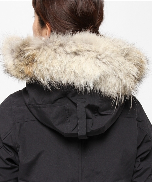 CANADA GOOSE（カナダグース）の「CANADA GOOSE:CHARLOTTE（ダウンジャケット/コート・レディース・ネイビー/オリーブ・SMALL）」の6枚目の写真