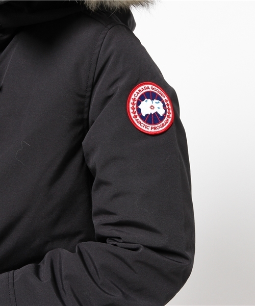 CANADA GOOSE（カナダグース）の「CANADA GOOSE:CHARLOTTE（ダウンジャケット/コート・レディース・ネイビー/オリーブ・SMALL）」の7枚目の写真