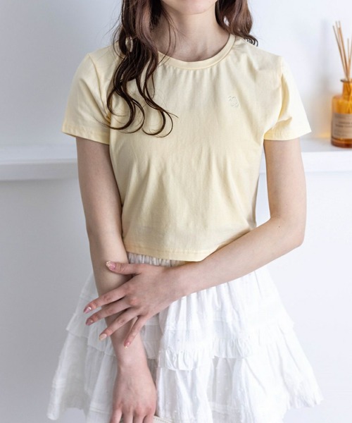clear（クリア）の「ワンポイント刺繍チビTシャツ［半袖 ショート丈 クロップド丈］≪再入荷≫（Tシャツ/カットソー・レディース・オフホワイト/ピンク/イエロー/ブラック・F）」の3枚目の写真