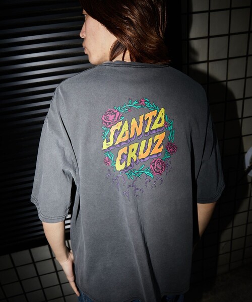 FREAK'S STORE（フリークスストア）の「限定展開 SANTA CRUZ×FREAK'S STORE/サンタクルーズ 別注 サークルロゴバックプリント ピグメント Tシャツ（Tシャツ/カットソー・メンズ・ブラック系その他/ブラック系その他2・MEDIUM/SMALL/LARGE）」の2枚目の写真