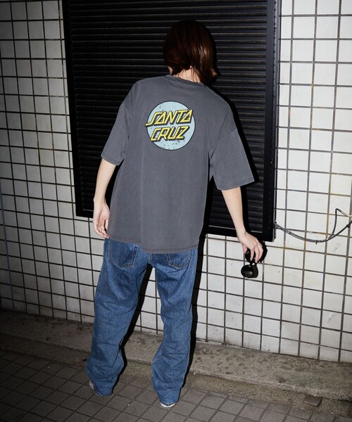 FREAK'S STORE（フリークスストア）の「限定展開 SANTA CRUZ×FREAK'S STORE/サンタクルーズ 別注 サークルロゴバックプリント ピグメント Tシャツ（Tシャツ/カットソー・メンズ・ブラック系その他/ブラック系その他2・MEDIUM/SMALL/LARGE）」の13枚目の写真