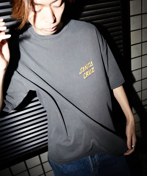 FREAK'S STORE（フリークスストア）の「限定展開 SANTA CRUZ×FREAK'S STORE/サンタクルーズ 別注 サークルロゴバックプリント ピグメント Tシャツ（Tシャツ/カットソー・メンズ・ブラック系その他/ブラック系その他2・MEDIUM/SMALL/LARGE）」の21枚目の写真