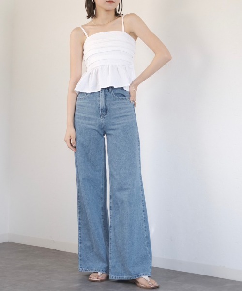 Reurie'（レウリィ）の「エンボスペプラムキャミ／emboss peplum cami ビスチェ ノースリーブ ふくれジャガード 重ね着 レイヤード ハイウエスト  大人カジュアル シンプル 綺麗め ガーリー 韓国 ぽこぽこ でこぼこ 黒 白 ブラック ホワイト モノトーン（キャミソール・レディース・ブラック/ホワイト・FREE）」の10枚目の写真