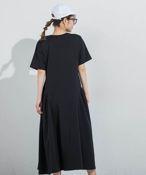 VICKY（ビッキー）の「【すっぽり楽ちん】カットギャザーワンピース≪洗濯機で洗える≫（ワンピース・レディース・カーキ/ブラック/グレー/ブルー・M）」の8枚目の写真