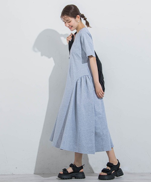 VICKY（ビッキー）の「【すっぽり楽ちん】カットギャザーワンピース≪洗濯機で洗える≫（ワンピース・レディース・カーキ/ブラック/グレー/ブルー・M）」の21枚目の写真