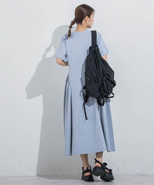 VICKY（ビッキー）の「【すっぽり楽ちん】カットギャザーワンピース≪洗濯機で洗える≫（ワンピース・レディース・カーキ/ブラック/グレー/ブルー・M）」の16枚目の写真