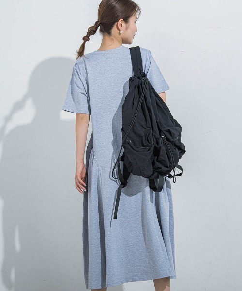 VICKY（ビッキー）の「【すっぽり楽ちん】カットギャザーワンピース≪洗濯機で洗える≫（ワンピース・レディース・カーキ/ブラック/グレー/ブルー・M）」の19枚目の写真