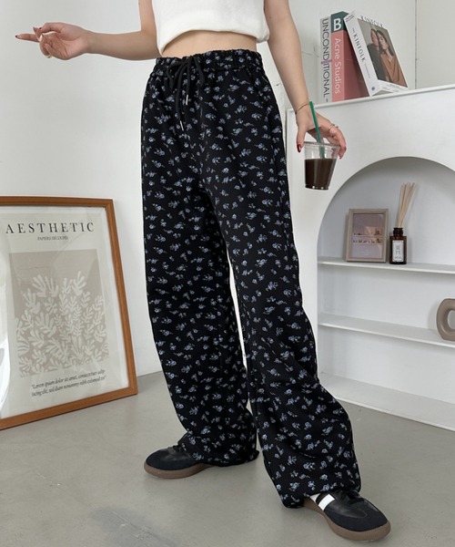 CLEA(クレア)の「フラワープリントスウェットパンツ(スウェットパンツ・レディース・グレー/ブラック・M)」の9枚目の写真