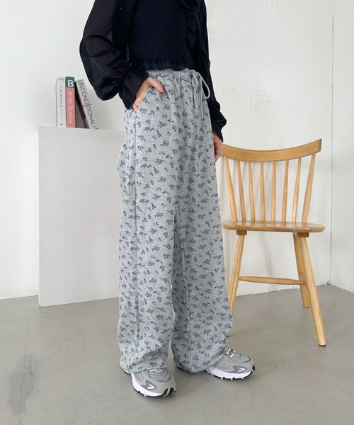 CLEA(クレア)の「フラワープリントスウェットパンツ(スウェットパンツ・レディース・グレー/ブラック・M)」の16枚目の写真