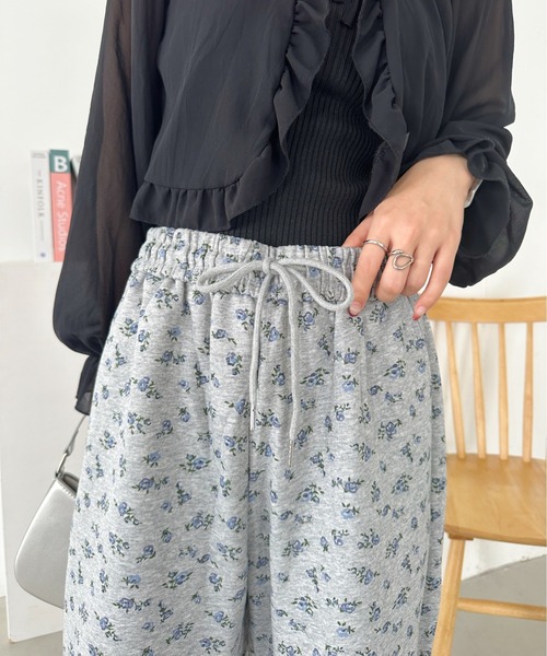 CLEA(クレア)の「フラワープリントスウェットパンツ(スウェットパンツ・レディース・グレー/ブラック・M)」の20枚目の写真