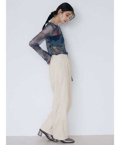 MURUA（ムルーア）の「スイッチフェイクレザーパンツ（その他パンツ・レディース・ブラック/アイボリー/ブラウン・1/2）」の4枚目の写真