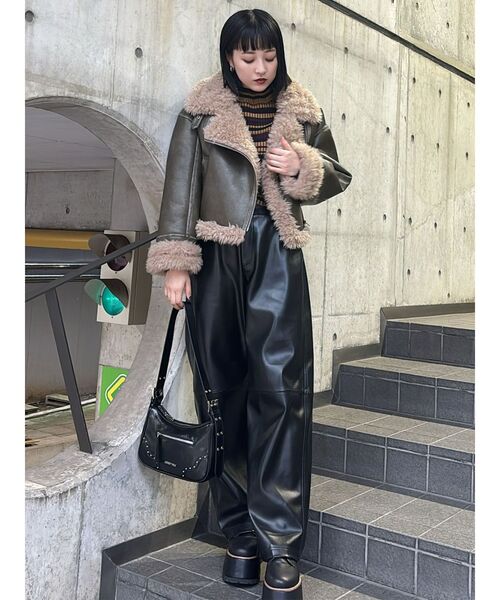 MURUA（ムルーア）の「スイッチフェイクレザーパンツ（その他パンツ・レディース・ブラック/アイボリー/ブラウン・1/2）」の8枚目の写真