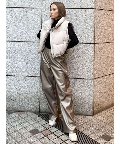 MURUA（ムルーア）の「スイッチフェイクレザーパンツ（その他パンツ・レディース・ブラック/アイボリー/ブラウン・1/2）」の12枚目の写真