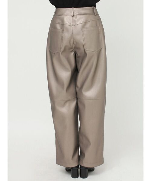 MURUA（ムルーア）の「スイッチフェイクレザーパンツ（その他パンツ・レディース・ブラック/アイボリー/ブラウン・1/2）」の18枚目の写真