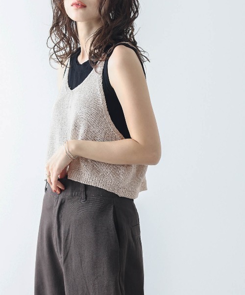 AMELY(エミリー)の「スパンコールニットビスチェ(タンクトップ・レディース・ベージュ/ブラウン/グレー/シルバー/ブラック・フリー)」の7枚目の写真