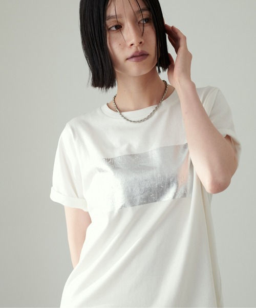 LARUTA（ラルータ）の「【LARUTA】汗染み防止箔ロゴT（Tシャツ/カットソー・レディース・スミクロ/オフホワイト/グレー/ブラウン・FREE）」の5枚目の写真