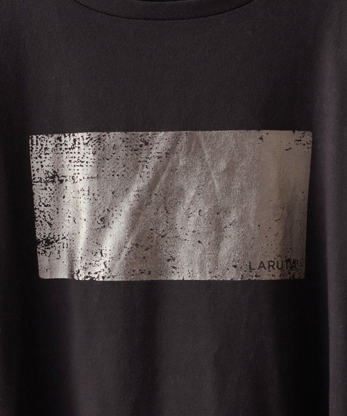 LARUTA（ラルータ）の「【LARUTA】汗染み防止箔ロゴT（Tシャツ/カットソー・レディース・スミクロ/オフホワイト/グレー/ブラウン・FREE）」の20枚目の写真