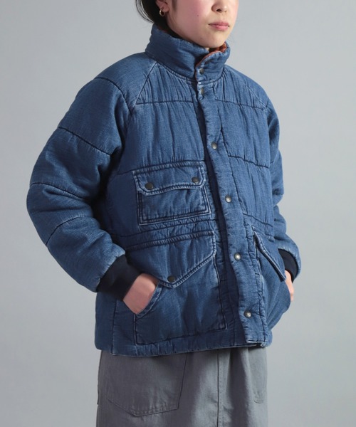 OMNIGOD（オムニゴッド）の「[OMNIGOD womens / オムニゴッド] 7oz甘織デニム インサレーションジャケット（ダウンジャケット/コート・レディース・ライトインディゴブルー・0）」の2枚目の写真