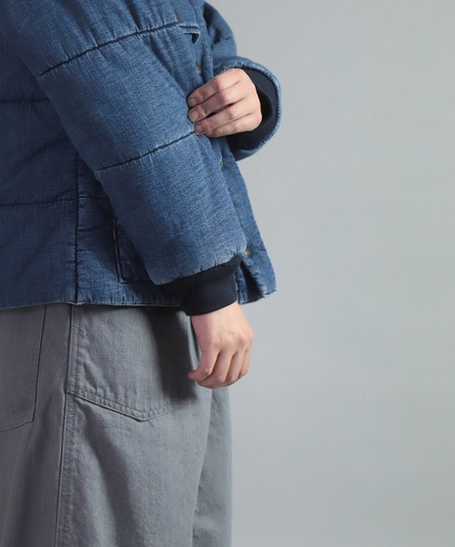 OMNIGOD（オムニゴッド）の「[OMNIGOD womens / オムニゴッド] 7oz甘織デニム インサレーションジャケット（ダウンジャケット/コート・レディース・ライトインディゴブルー・0）」の14枚目の写真