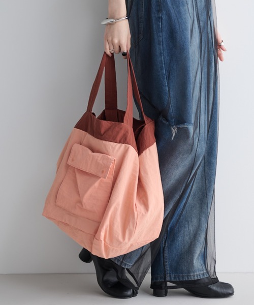 MERLOT(メルロー)の「ポケッタブルバイカラービッグトート(トートバッグ・レディース・ライトグレー/オレンジ/ライトブルー・FREE)」の3枚目の写真