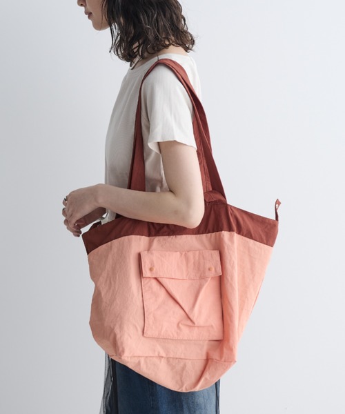 MERLOT(メルロー)の「ポケッタブルバイカラービッグトート(トートバッグ・レディース・ライトグレー/オレンジ/ライトブルー・FREE)」の15枚目の写真