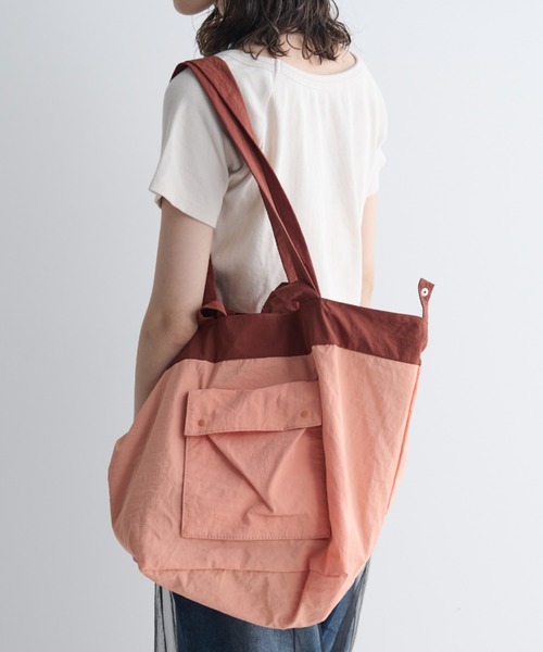 MERLOT(メルロー)の「ポケッタブルバイカラービッグトート(トートバッグ・レディース・ライトグレー/オレンジ/ライトブルー・FREE)」の16枚目の写真