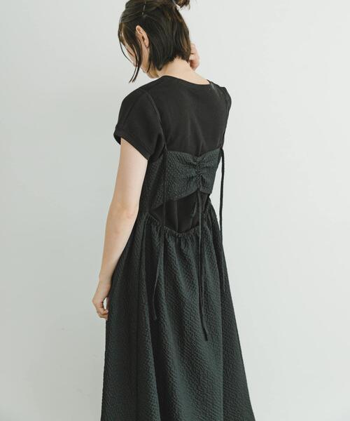 ITEMS URBANRESEARCH（アイテムズ アーバンリサーチ）の「ウエストギャザーキャミワンピース（ワンピース・レディース・ブラック/モカ・FREE）」の4枚目の写真