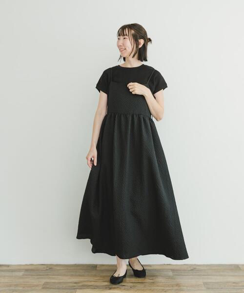 ITEMS URBANRESEARCH（アイテムズ アーバンリサーチ）の「ウエストギャザーキャミワンピース（ワンピース・レディース・ブラック/モカ・FREE）」の6枚目の写真