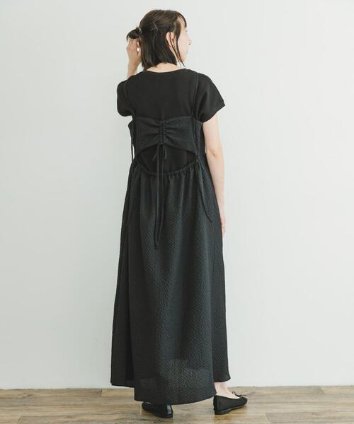 ITEMS URBANRESEARCH（アイテムズ アーバンリサーチ）の「ウエストギャザーキャミワンピース（ワンピース・レディース・ブラック/モカ・FREE）」の9枚目の写真