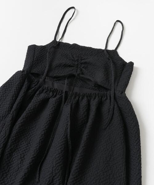 ITEMS URBANRESEARCH（アイテムズ アーバンリサーチ）の「ウエストギャザーキャミワンピース（ワンピース・レディース・ブラック/モカ・FREE）」の11枚目の写真