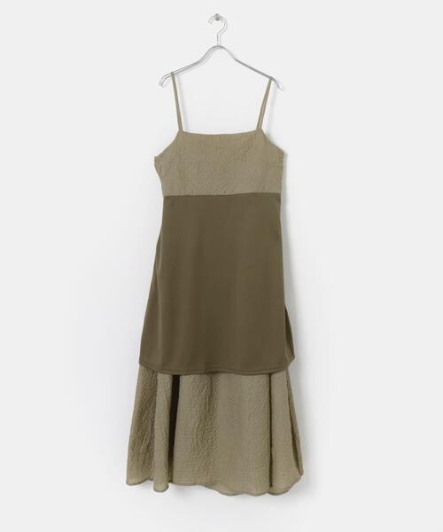 ITEMS URBANRESEARCH（アイテムズ アーバンリサーチ）の「ウエストギャザーキャミワンピース（ワンピース・レディース・ブラック/モカ・FREE）」の17枚目の写真