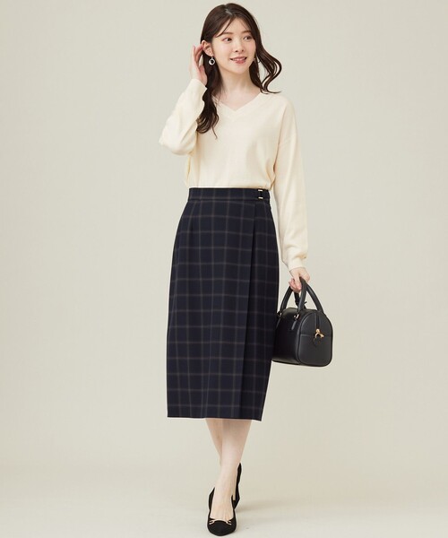 ANY SIS(エニィスィス)の「【ウールブレンドシリーズ】フロント切替Vネック ニット(ニット/セーター・レディース・ブラック系/ワイン系/アイボリー系/イエロー系/ブルー系・4)」の14枚目の写真