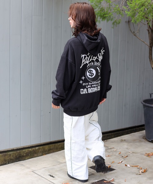 SPINNS（スピンズ）の「ストリート指名No.1 / 裏起毛パーカー/バックプリント8ボール（パーカー・メンズ・アッシュグレー/ブラック/ブラック系その他/ブルー系その他/ブルー・ONESIZE）」の20枚目の写真