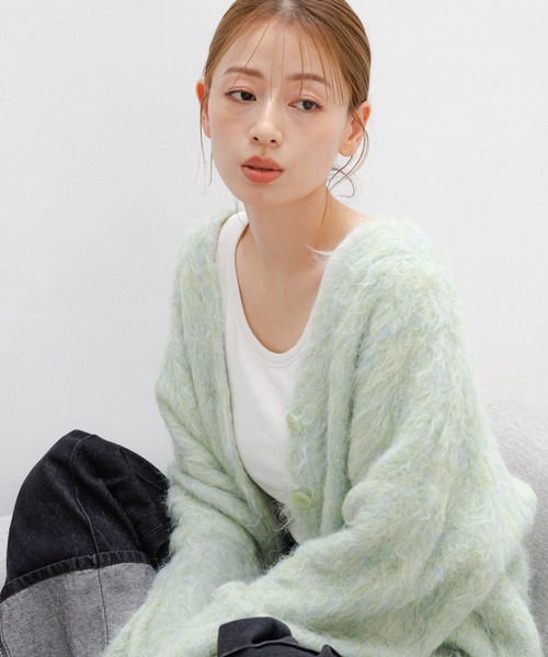 LAKOLE(ラコレ)の「シャギーニットカーディガン / 130868(カーディガン/ボレロ・レディース・ピンク/チャコールグレー/グリーン/アイボリー・FREE)」の16枚目の写真