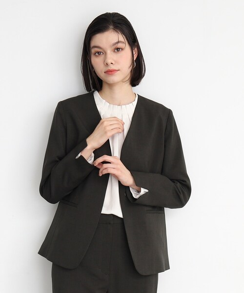 THE SHOP TK (ザ ショップ ティーケー )の「◆【セットアップ可】シャークスキンノーカラージャケット(ノーカラージャケット・レディース・グレー/スミクロ・13/12/11)」の11枚目の写真