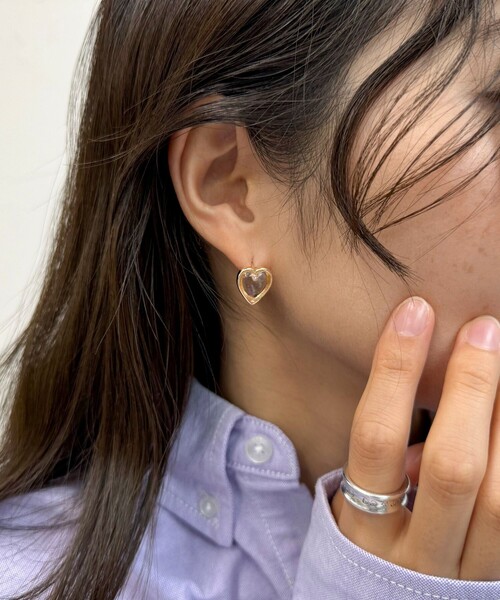 fredy emue（フレディエミュ）の「クリアハートワンタッチピアス（ピアス（両耳用）・レディース・ピンク/グリーン/ブルー/ゴールド・FREE）」の4枚目の写真