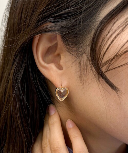 fredy emue（フレディエミュ）の「クリアハートワンタッチピアス（ピアス（両耳用）・レディース・ピンク/グリーン/ブルー/ゴールド・FREE）」の5枚目の写真